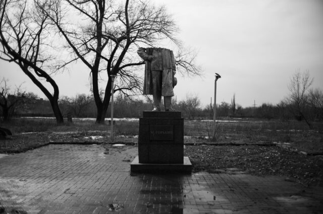 Statue of Russian writer and socialist political thinker Maxim Gorky, severed by Ukranians in Chasiv Yar during the Russian assault on Bakhmut.